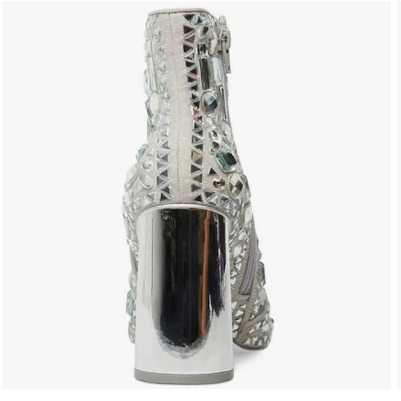 Steve Madden
Vayle Rhinestone Embellished Pointed Toe Booties - Picture 4 of 16